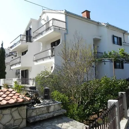 For 2 P. Appartement